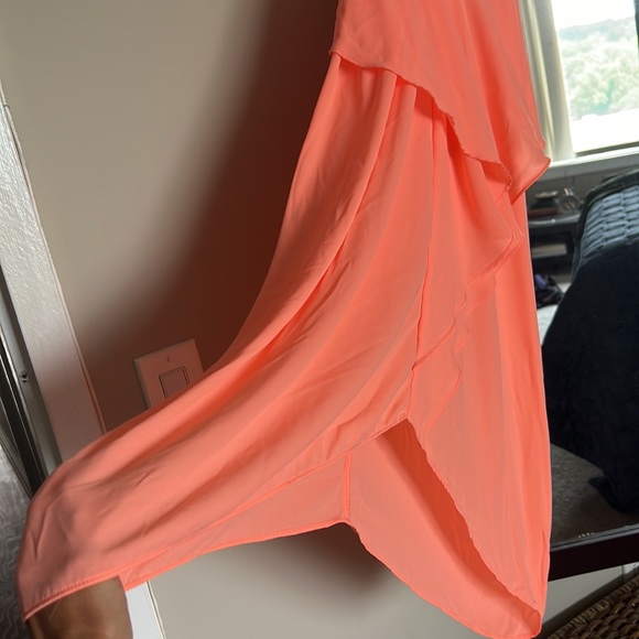 Florence Fuchsia Ruffle Midi Dress casual and loose sizeXS with tag on it. - Picture 6 of 6